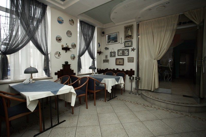 Mesogios Hotel キシナウ エクステリア 写真