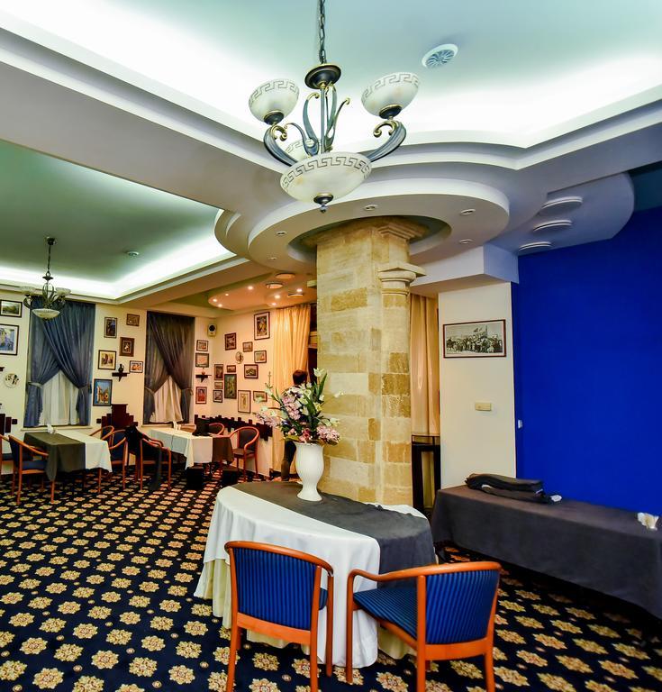Mesogios Hotel キシナウ エクステリア 写真